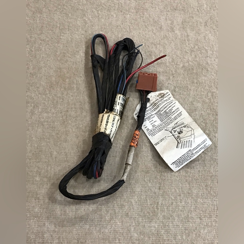 Z82 Glove Box Jumper Trailer Brake Control Wiring Cable Harness Assembl 15085418